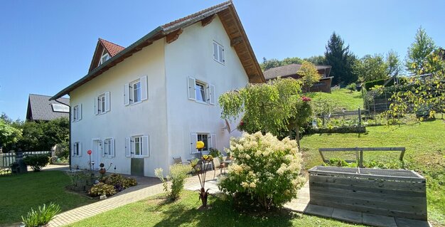 MEHRFAMILIENHAUS - NÄHE FERNITZ - 3 GETRENNTE WOHNEINHEITEN